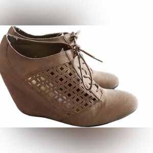 Fergalicious by Fergie Tess Wedge Booties Womens 7 Taupe Cutout Lace Up 4" Heel
